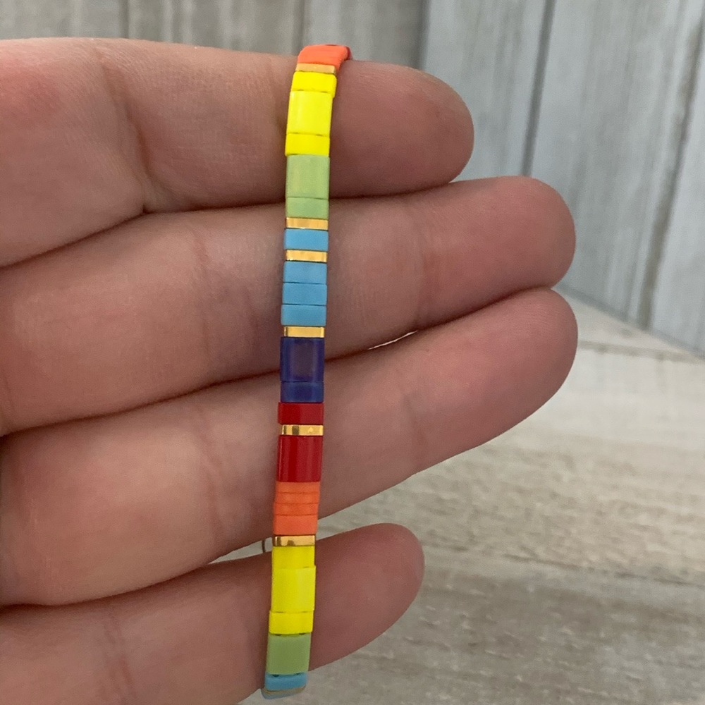 Stretchy tile bracelet with 24k gold